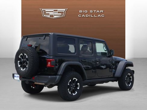 Used 2025 Jeep Wrangler Unlimited Rubicon 4xe w/ Convenience Group AWD/4WD image 5