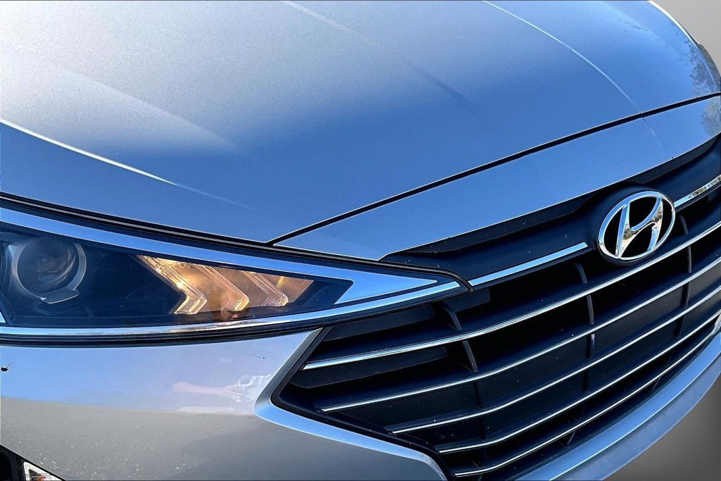 Used 2020 Hyundai Elantra SEL FWD image 35