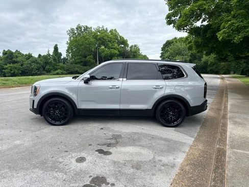 Used 2022 Kia Telluride EX w/ EX Premium Package AWD/4WD image 4