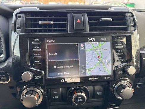 Used 2024 Toyota 4Runner TRD Off-Road Premium image 11