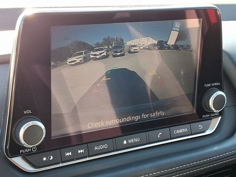 Used 2022 Nissan Rogue SV image 18