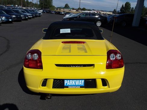 Used 2003 Toyota MR2 RWD image 4
