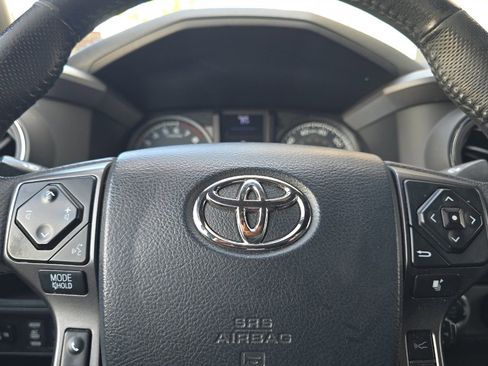 Used 2019 Toyota Tacoma TRD Sport AWD/4WD image 23