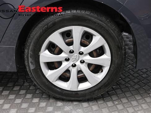 Used 2023 Toyota Corolla LE w/ Carpet Mat Package (TMS) FWD image 8