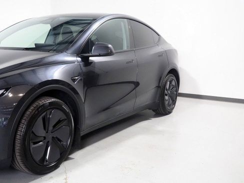 Used 2026 Tesla Model Y 2WD image 53