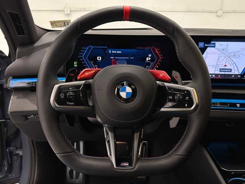 Used 2025 BMW M5 w/ Carbon Package image 24