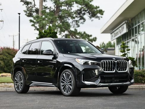 New 2026 BMW X1 xDrive28i w/ Technology Package AWD/4WD image 1
