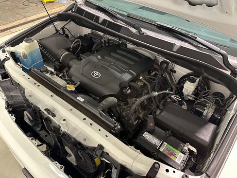 Used 2016 Toyota Sequoia SR5 image 4