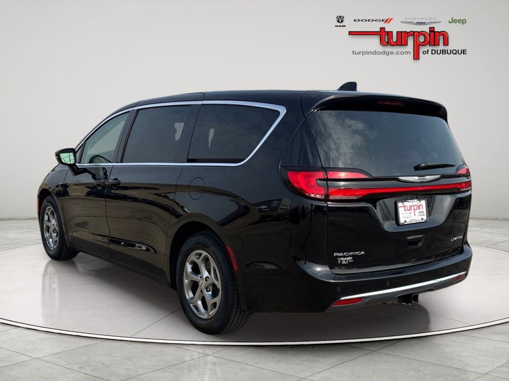 Used 2024 Chrysler Pacifica Limited w/ Trailer Tow Group FWD image 3