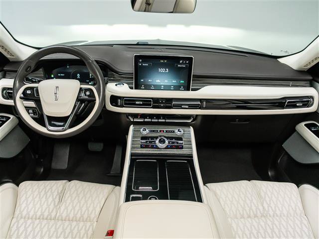 Used 2023 Lincoln Aviator Black Label w/ Dynamic Handling Package AWD/4WD image 22
