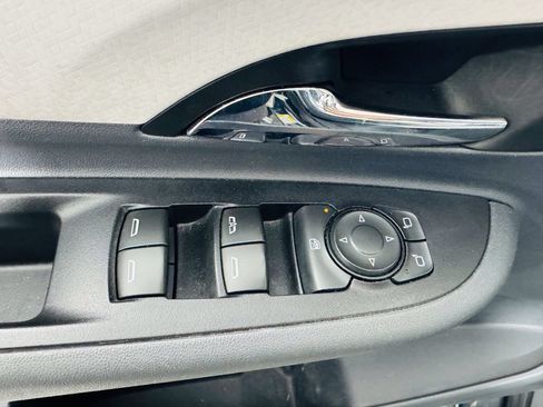 Used 2021 Chevrolet Bolt LT FWD image 7