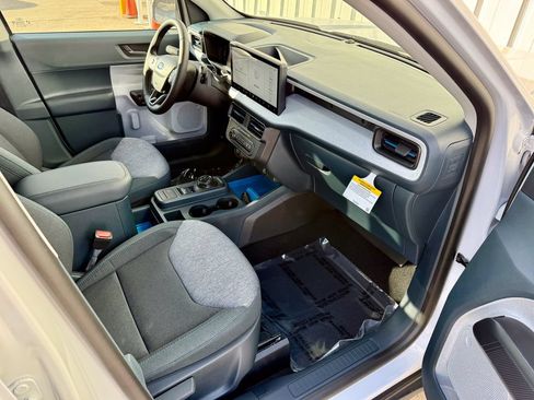 New 2025 Ford Maverick XLT w/ XLT Luxury Package FWD image 19