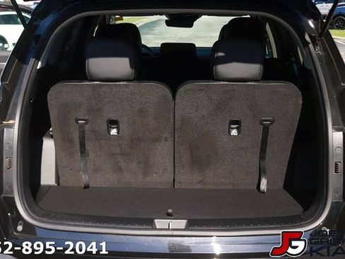 Certified 2025 Kia Sorento S w/ Panoramic Sunroof Package FWD image 17
