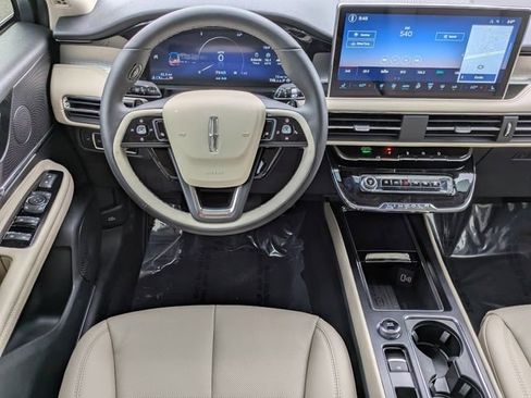 New 2026 Lincoln Corsair Premiere image 15