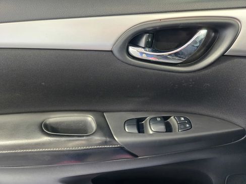 Used 2019 Nissan Sentra S w/ Appearance Package image 13