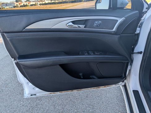 Used 2018 Lincoln MKZ Premiere image 10