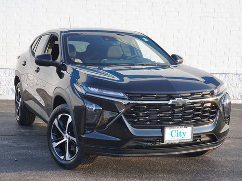 New 2026 Chevrolet Trax RS FWD image 4