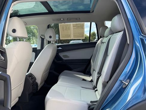Used 2018 Volkswagen Tiguan SEL image 28