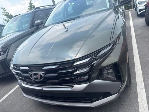 Used 2025 Hyundai Tucson SE FWD image 2