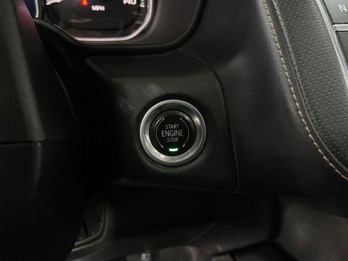 Used 2021 GMC Yukon AT4 w/ Technology Package AWD/4WD image 20