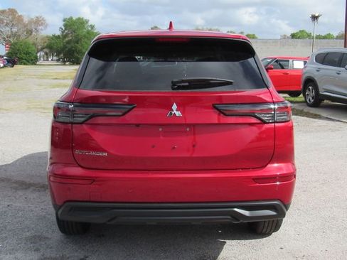 New 2026 Mitsubishi Outlander ES FWD image 4