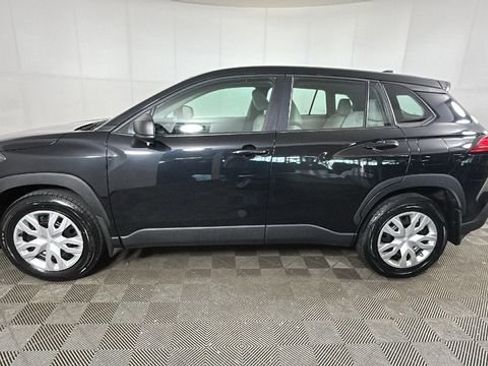 Used 2022 Toyota Corolla Cross L AWD/4WD image 6