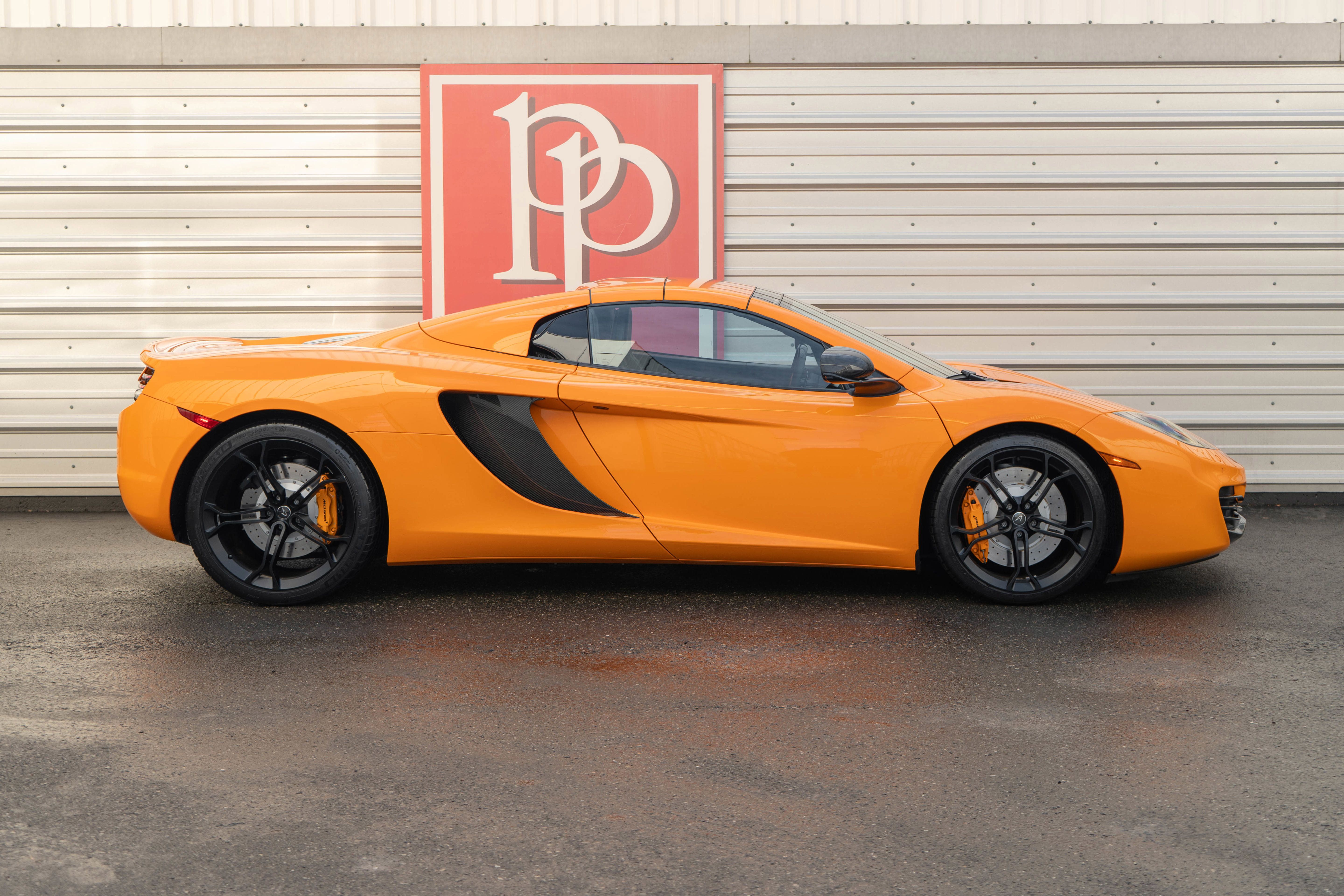 Used 2013 McLaren MP4-12C Spider RWD image 44
