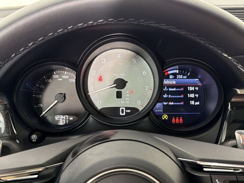 Certified 2023 Porsche Macan S AWD/4WD image 20