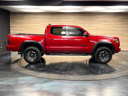 Used 2022 Toyota Tacoma TRD Off-Road w/ Technology Package image 29