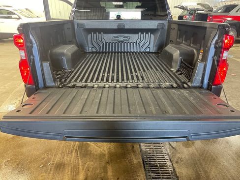 Used 2023 Chevrolet Silverado 1500 LT AWD/4WD image 28