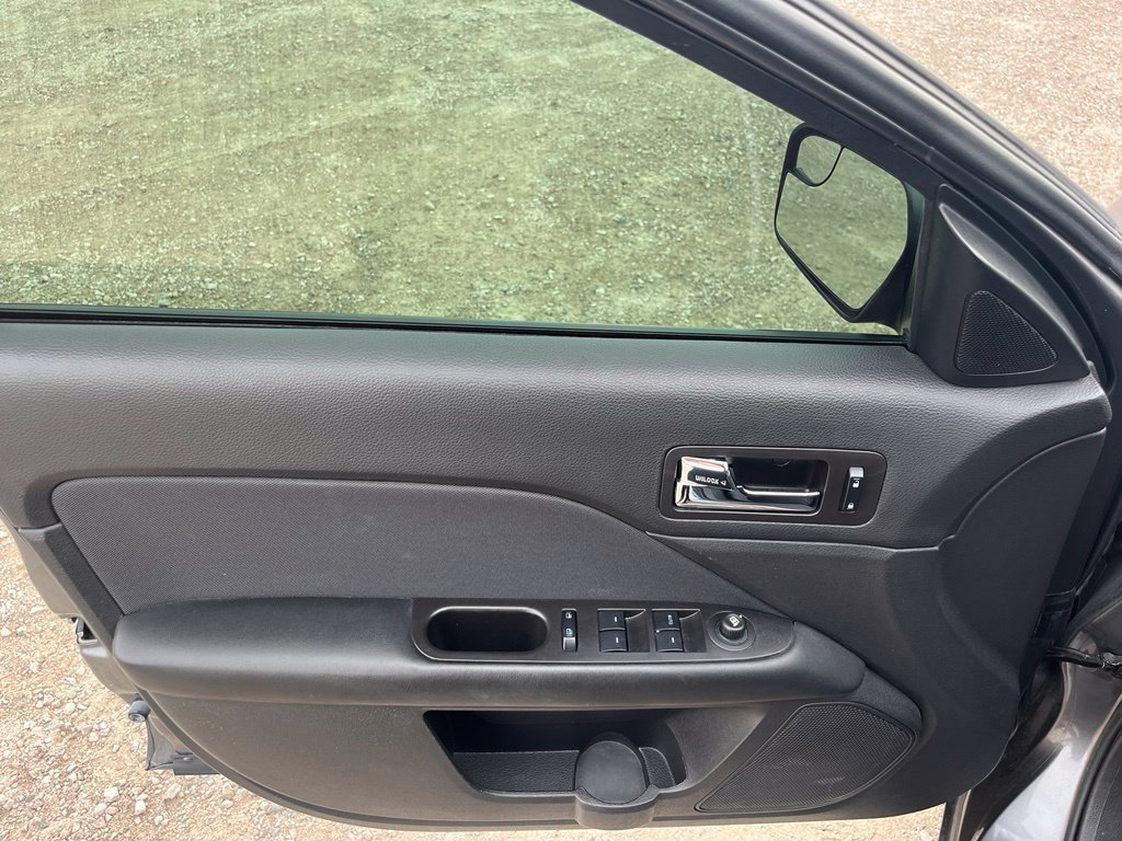 Used 2012 Ford Fusion SE FWD image 15