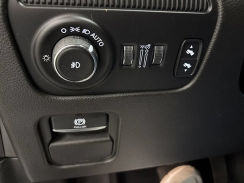 Used 2022 Jeep Wagoneer Series II AWD/4WD image 30