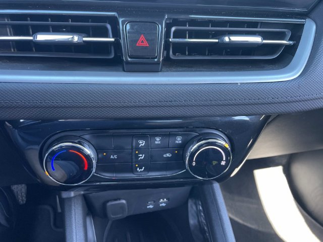 Used 2025 Chevrolet TrailBlazer LT AWD/4WD image 22