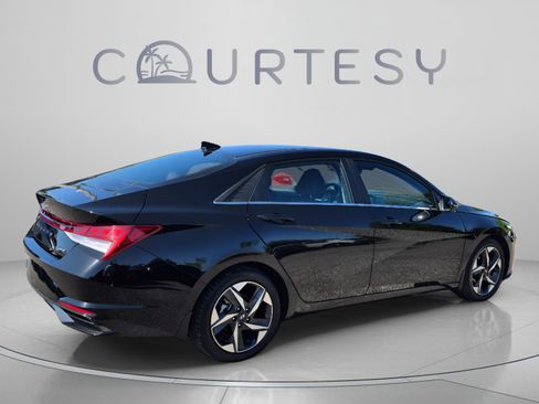 Certified 2023 Hyundai Elantra Limited FWD image 5