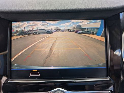 Used 2022 Chevrolet Trax LT w/ LT Convenience Package image 23