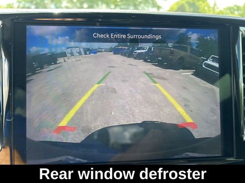 Certified 2023 Chrysler Pacifica Touring-L image 15