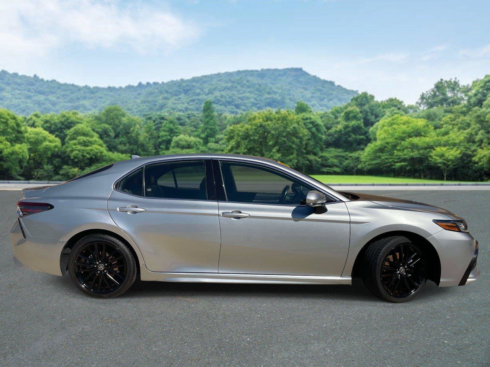 Used 2023 Toyota Camry XSE FWD image 2