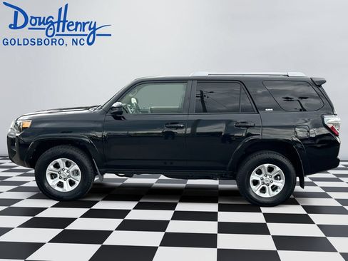 Used 2014 Toyota 4Runner SR5 AWD/4WD image 2