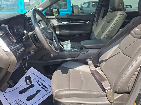 Used 2024 Cadillac XT5 Premium Luxury w/ Technology Package AWD/4WD image 6