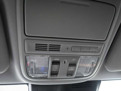 Used 2021 Honda CR-V Touring image 19