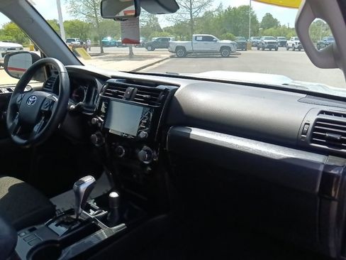 Used 2024 Toyota 4Runner TRD Off-Road AWD/4WD image 33