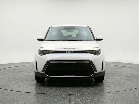 Used 2025 Kia Soul LX w/ LX Technology Package FWD image 2