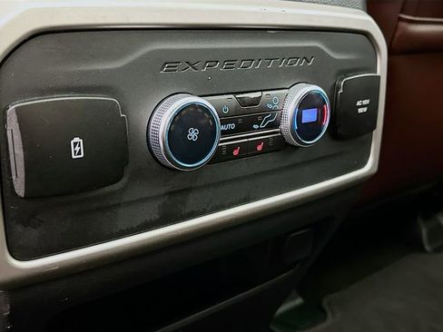 Used 2022 Ford Expedition Max Limited AWD/4WD image 28