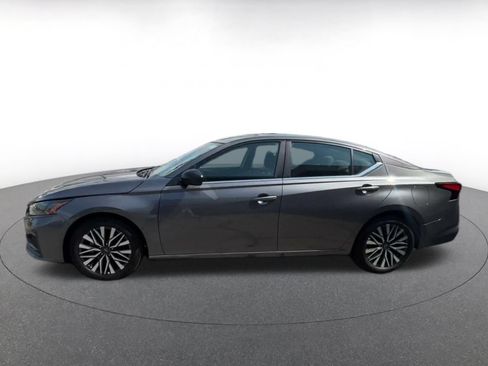 Used 2026 Nissan Altima 2.5 SV FWD image 8