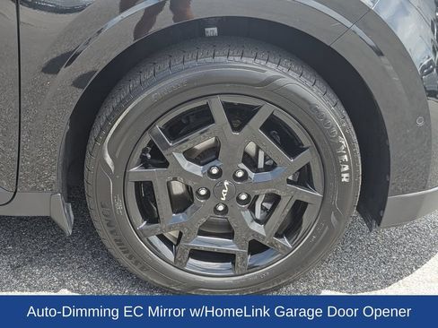 Used 2025 Kia Carnival SX w/ SX Dark Edition Package FWD image 13