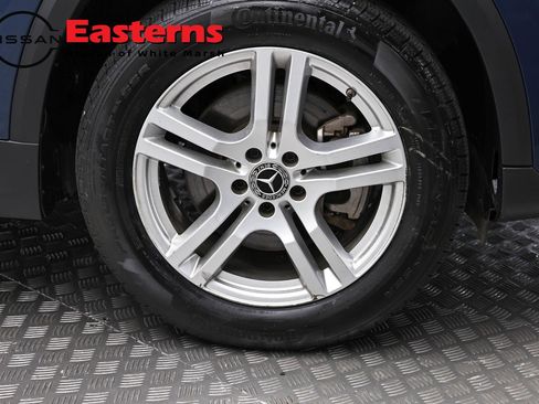 Used 2023 Mercedes-Benz GLA 250 4MATIC w/ Premium Package image 31