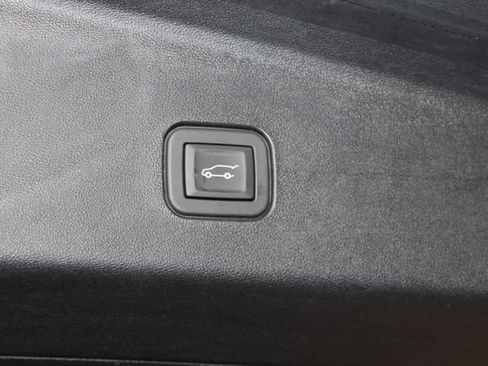 Certified 2026 Cadillac Vistiq Platinum w/ LPO, Floor Liner Package AWD/4WD image 44