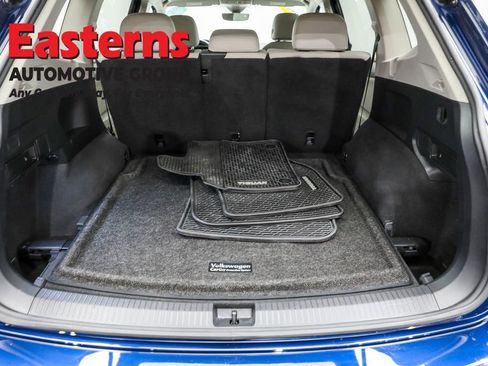 Used 2022 Volkswagen Tiguan SE image 9