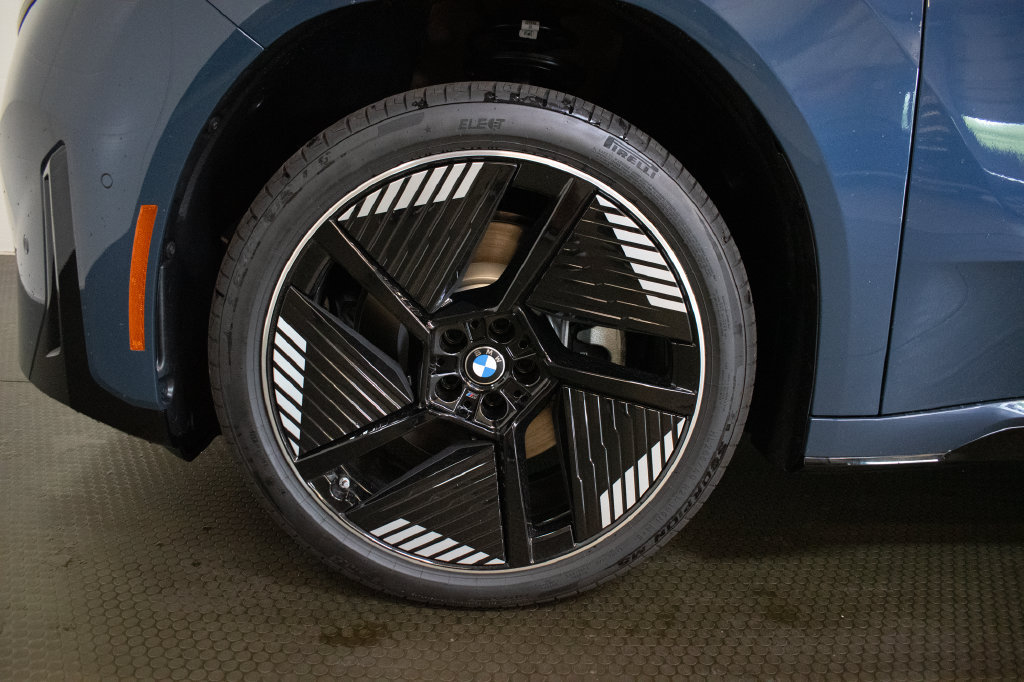New 2027 BMW iX3 50 xDrive AWD/4WD image 9