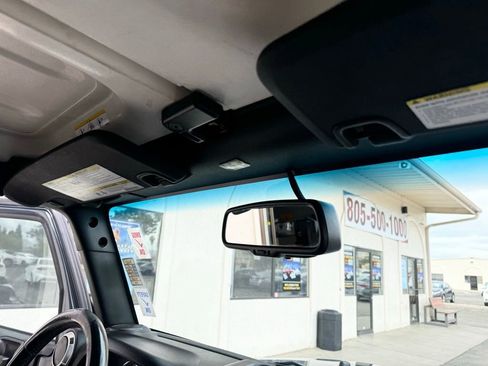 Used 2018 Jeep Wrangler Unlimited Sahara w/ Connectivity Group image 25